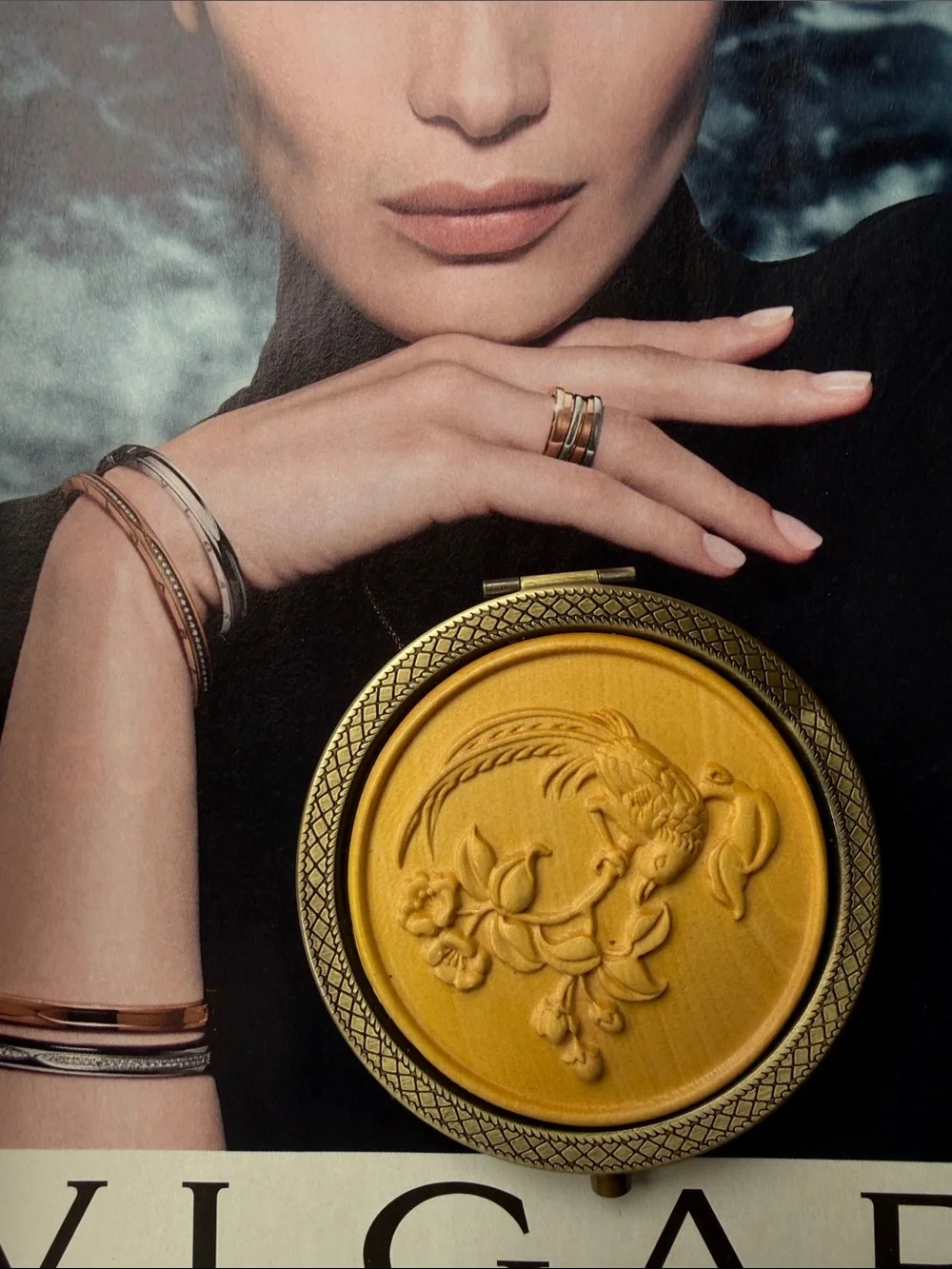 Handcuff Vintage Bulgari Gold-Tone Floral Compact Mirror